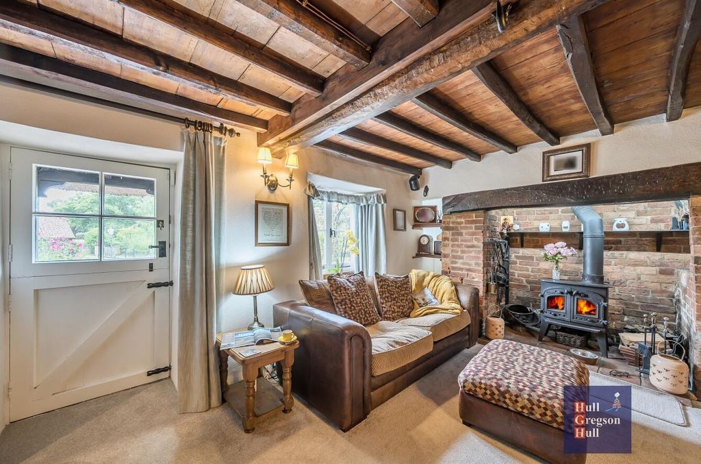 Property photo 2 of 29 3Bfb0d5E-4d1B-412F-Bc95-Ba9627037348.Jpg