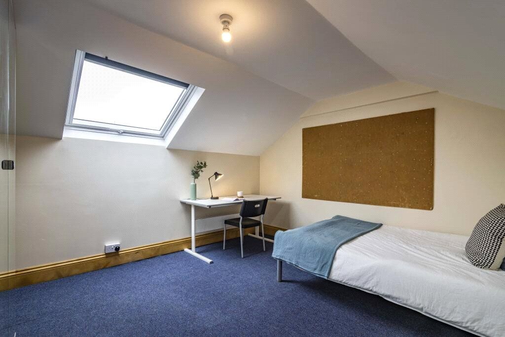 Property photo 3 of 8 Picture No. 17