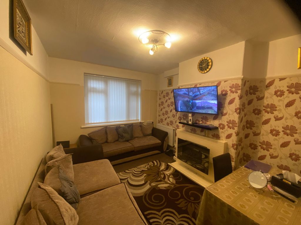 Property photo 3 of 14