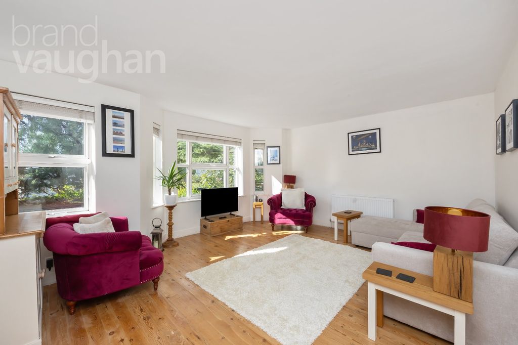 Property photo 2 of 16 Picture No. 27