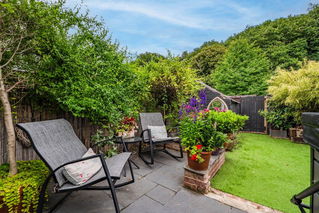 Property photo 2 of 36