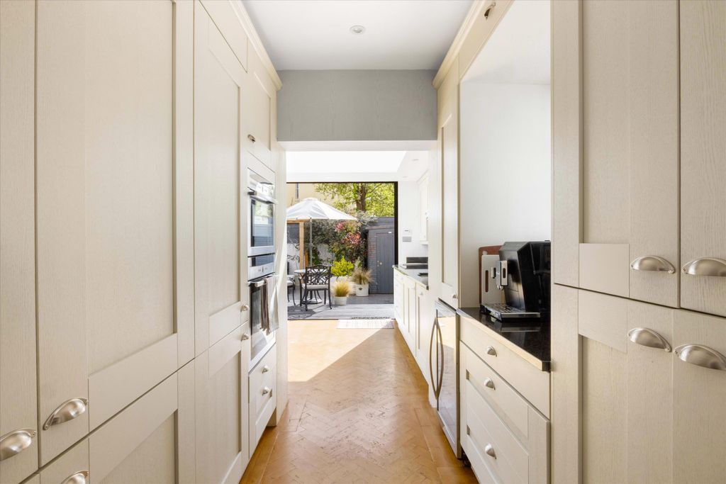 Property photo 2 of 24 Image