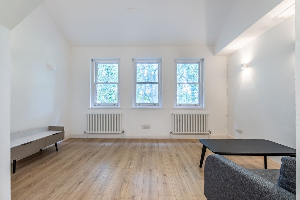 Property photo 2 of 14 Vincent-Square-01