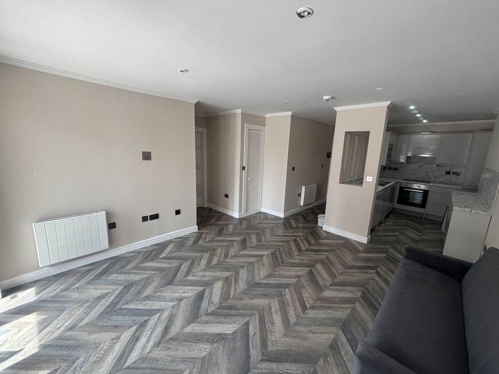 Property photo 2 of 7 Img_5382