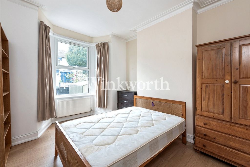 Property photo 2 of 15 Picture No. 05