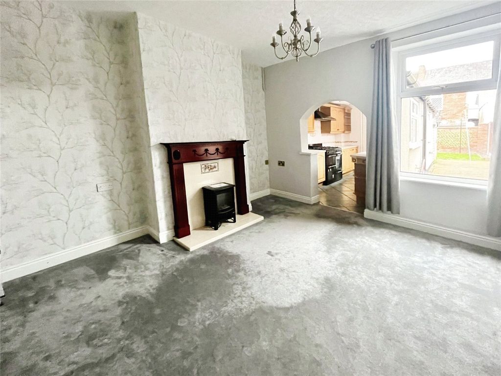 Property photo 2 of 8 Living Room