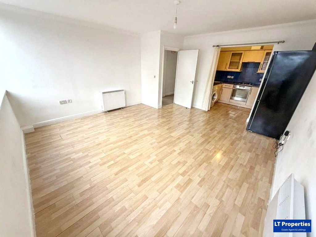 Property photo 3 of 12