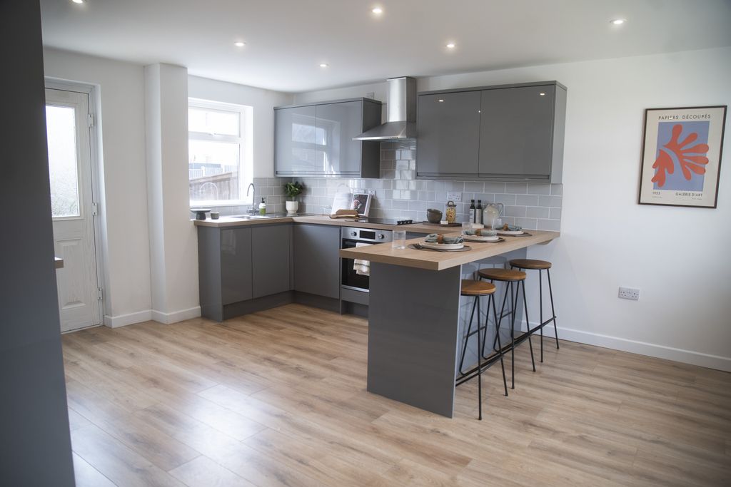 Property photo 1 of 6