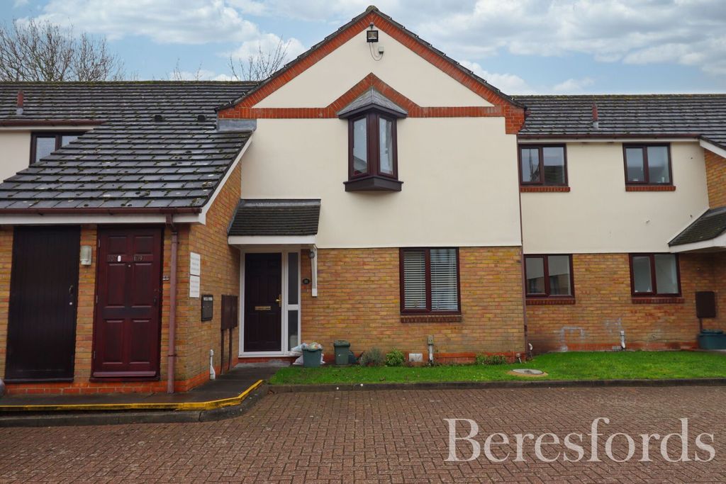 Property photo 1 of 8 Front