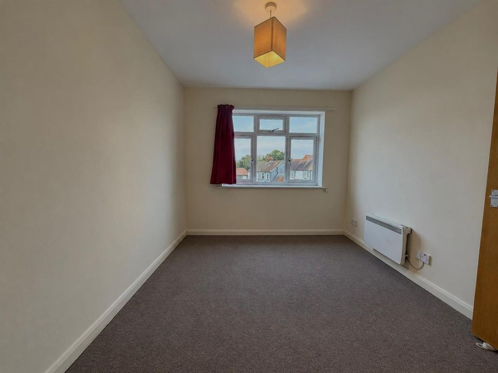 Property photo 2 of 6 Bedroom 2.Jpg