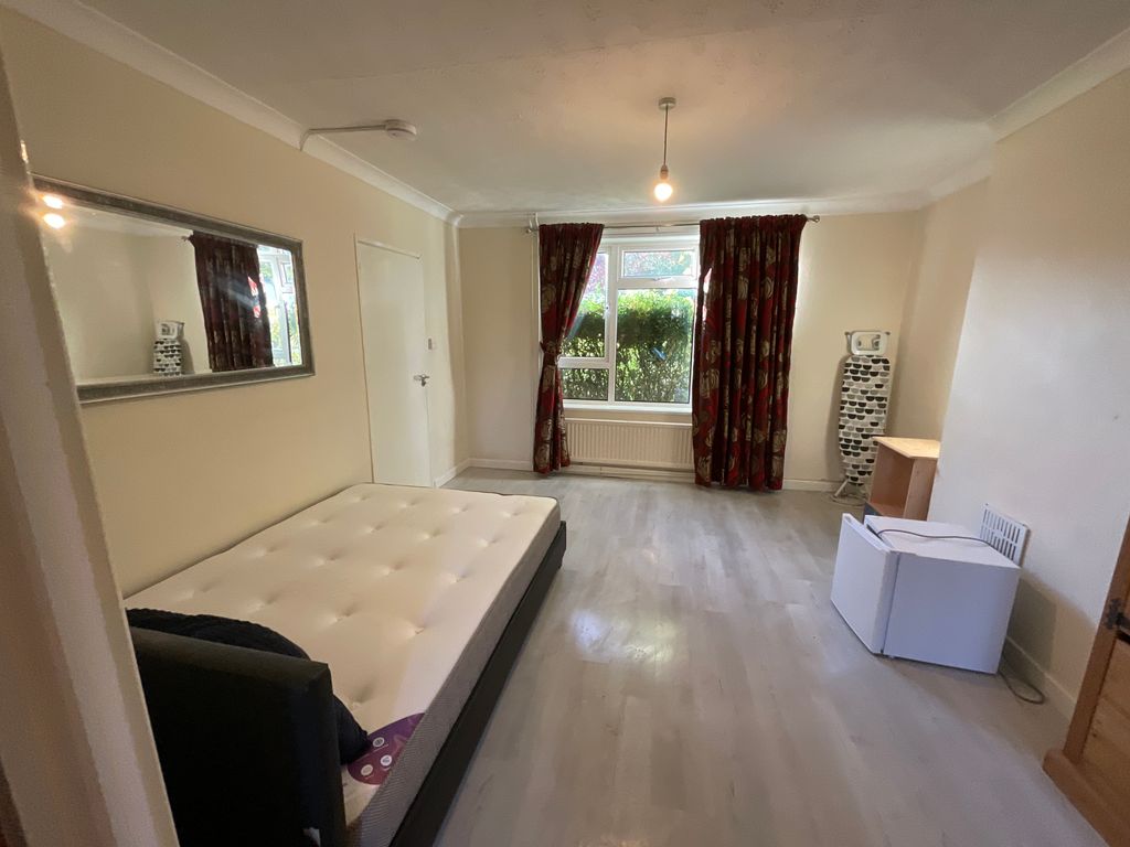 Property photo 2 of 17 Gallery