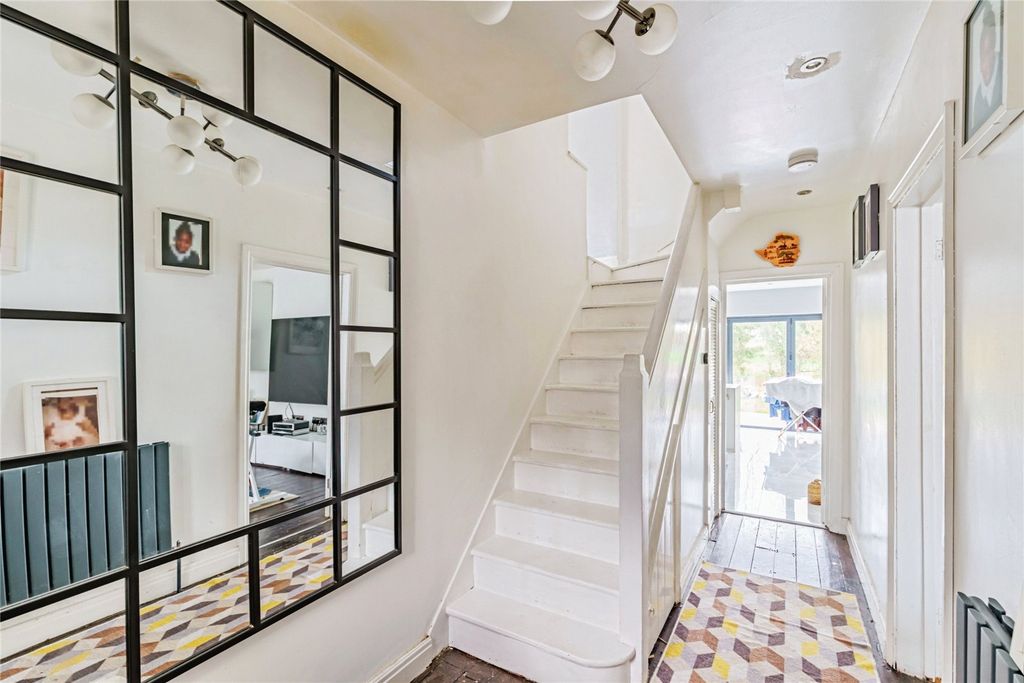 Property photo 2 of 34 Picture No. 20