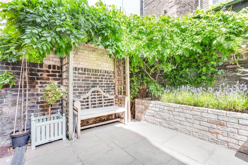 Property photo 3 of 7