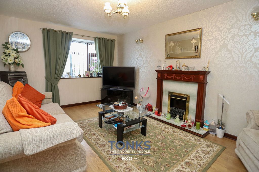 Property photo 2 of 24