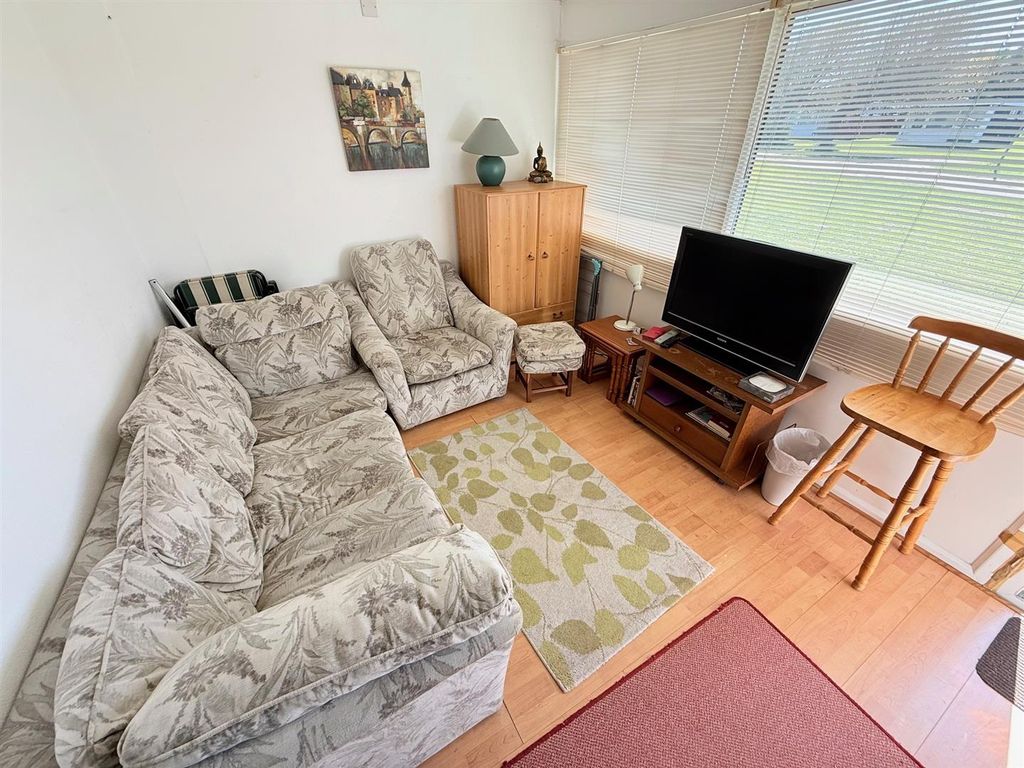 Property photo 2 of 7 Living Room