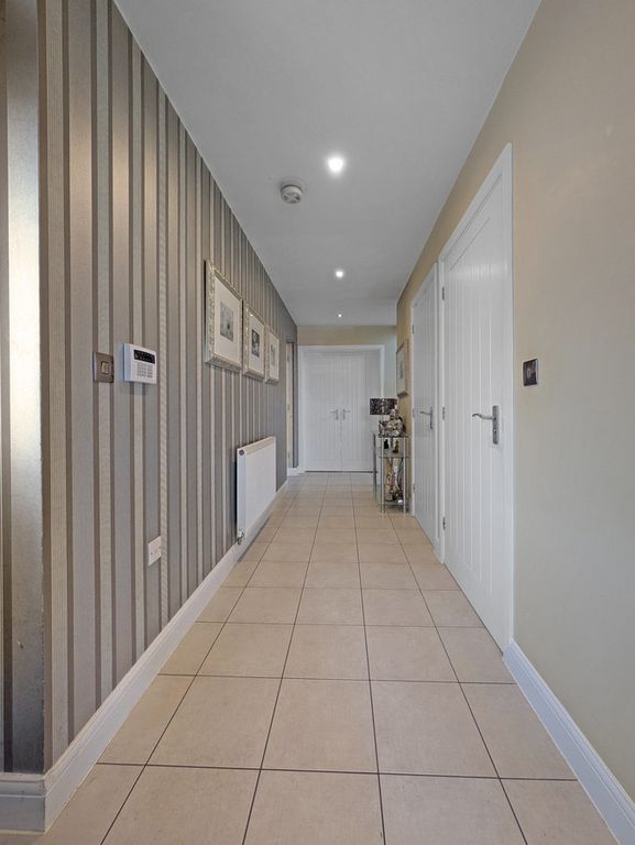 Property photo 2 of 26