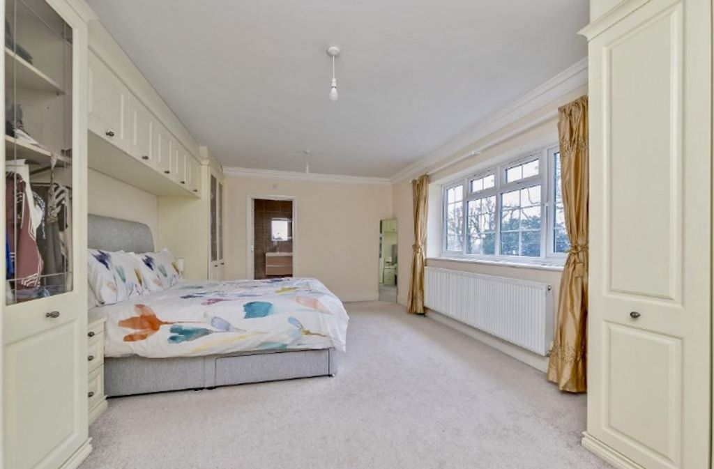 Property photo 2 of 38