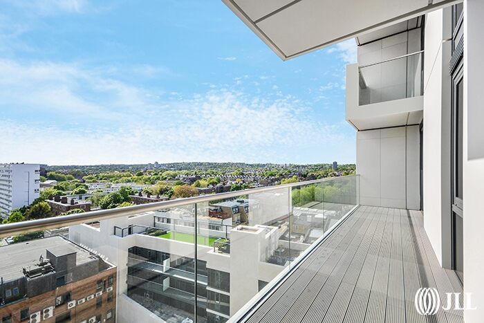 Property photo 2 of 18 Carriage House, C...