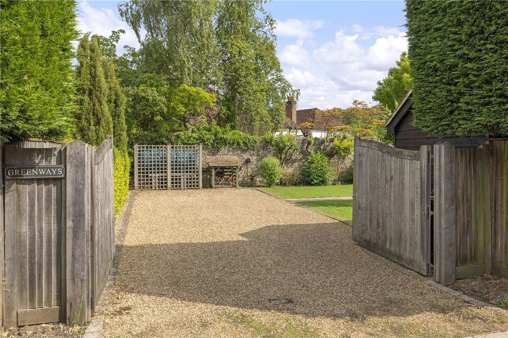 Property photo 3 of 19 House. Partnership