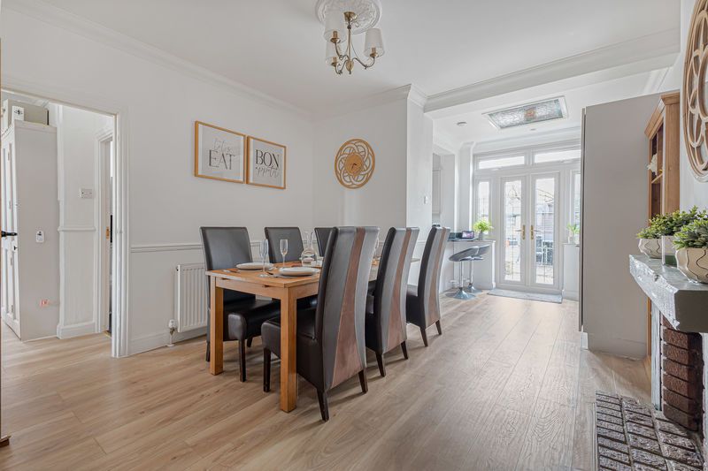 Property photo 3 of 18 Reception