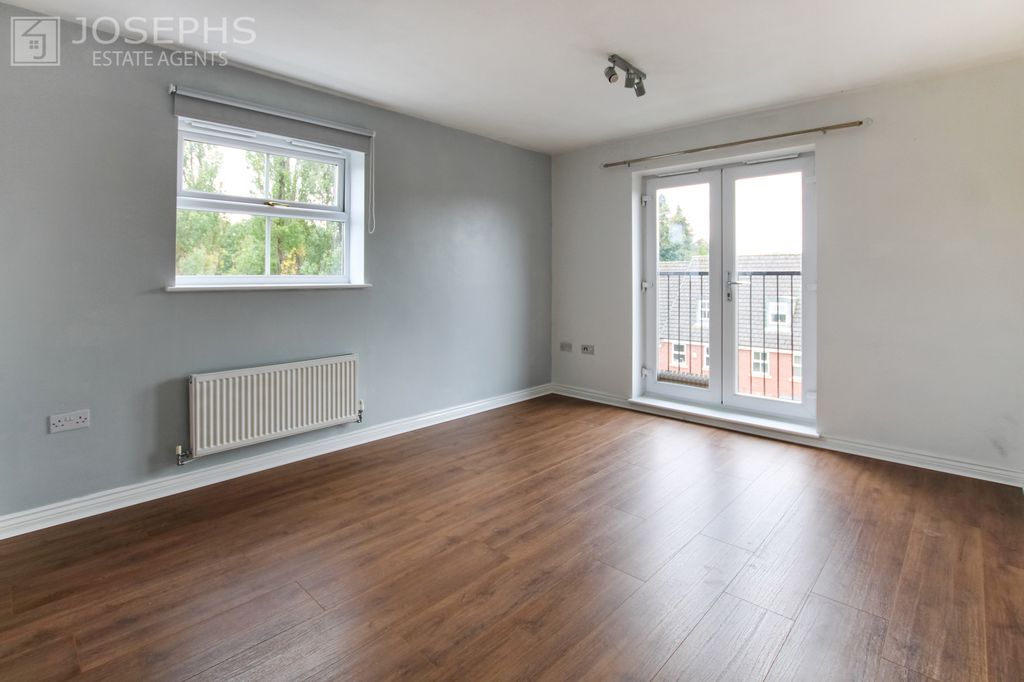 Property photo 3 of 11