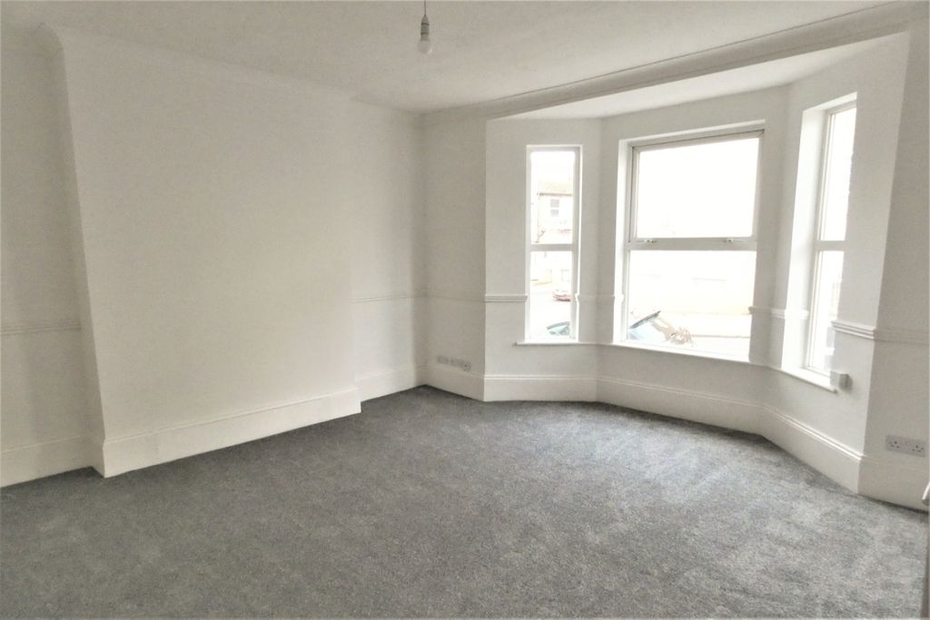 Property photo 2 of 12 Upper Maisonette
