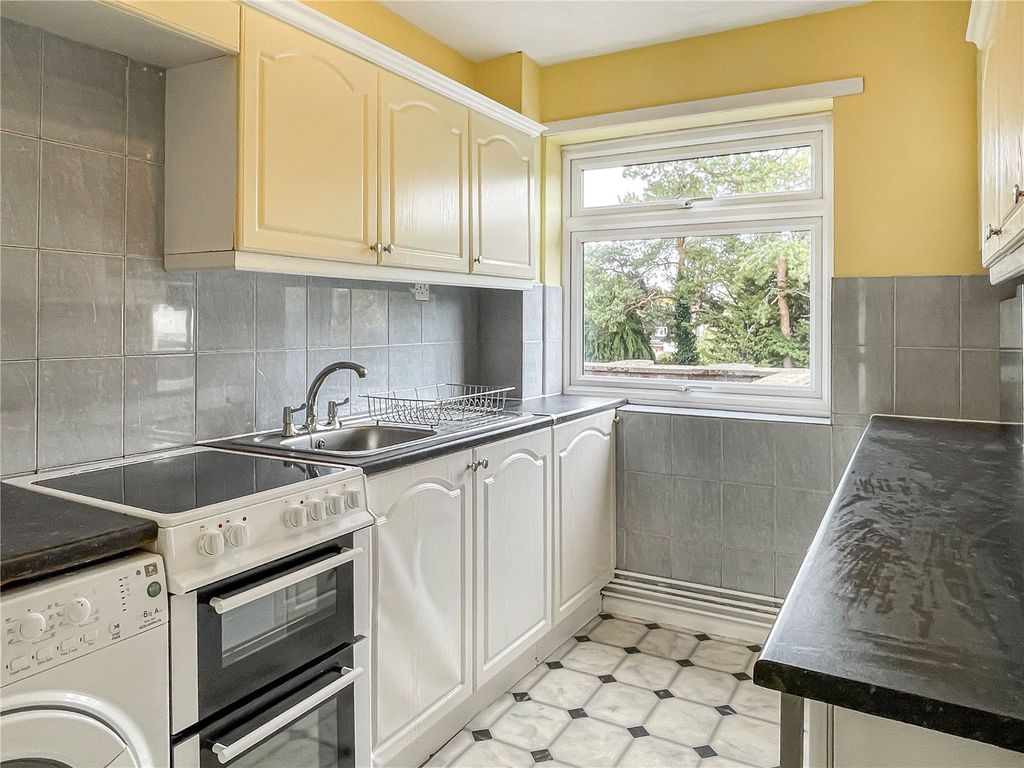 Property photo 2 of 8 Kitchen