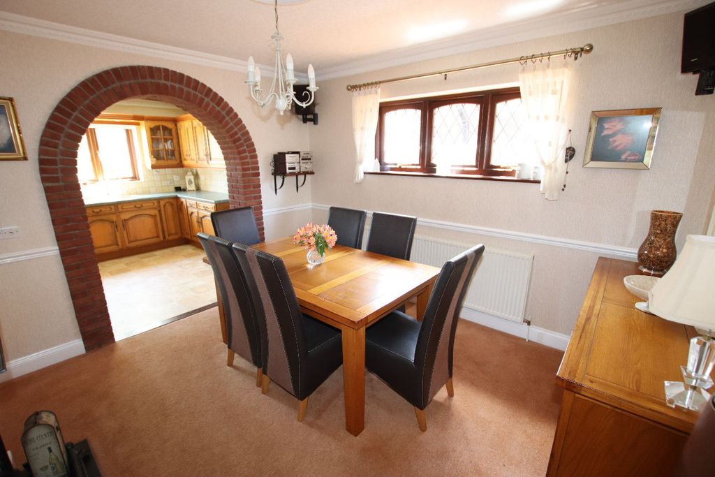Property photo 1 of 25 Mill Lane Close, Weeley Heath