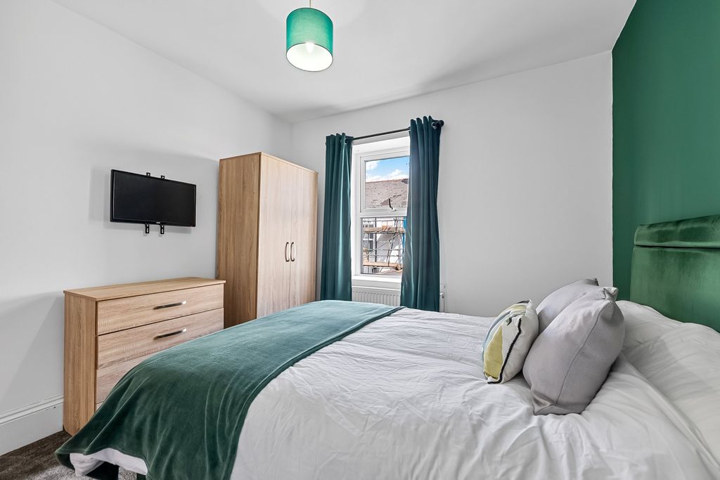 Property photo 3 of 6 0002