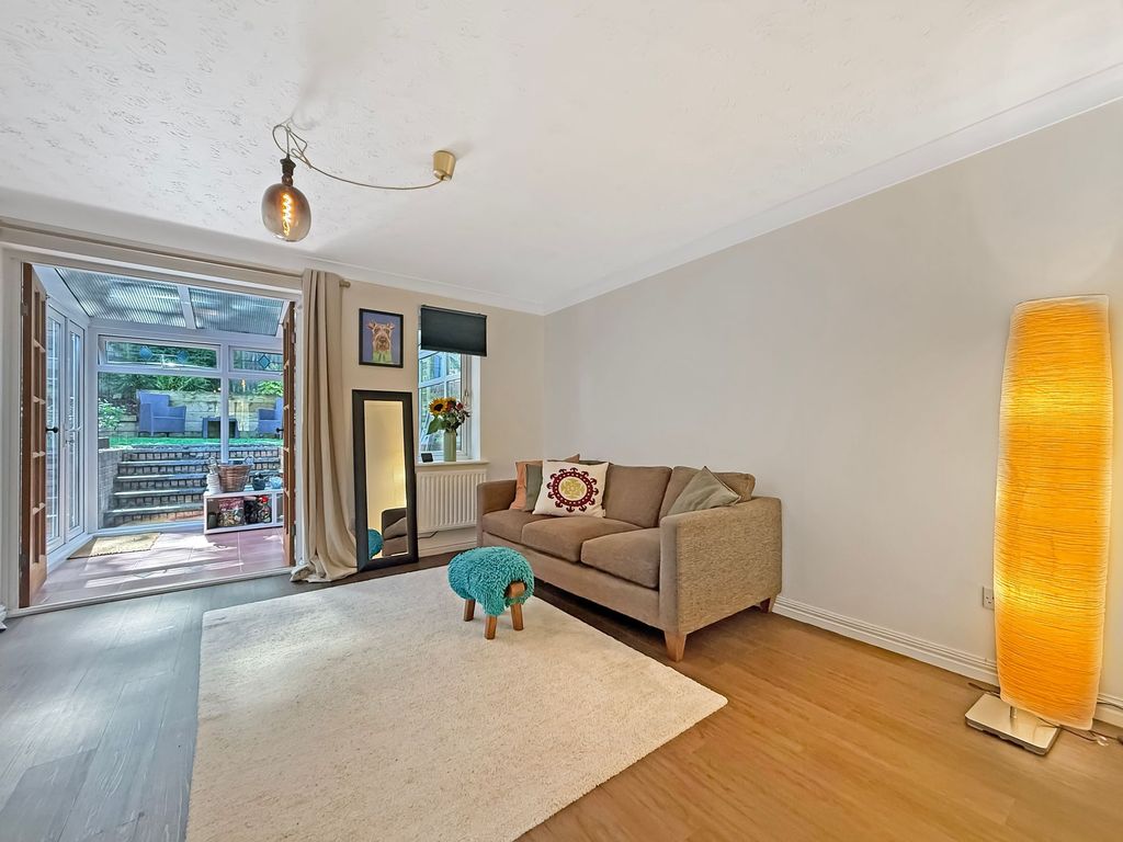 Property photo 2 of 31