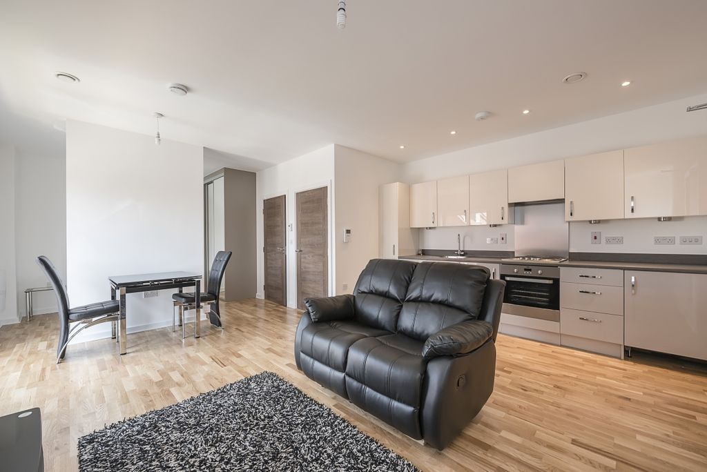 Property photo 2 of 7 3