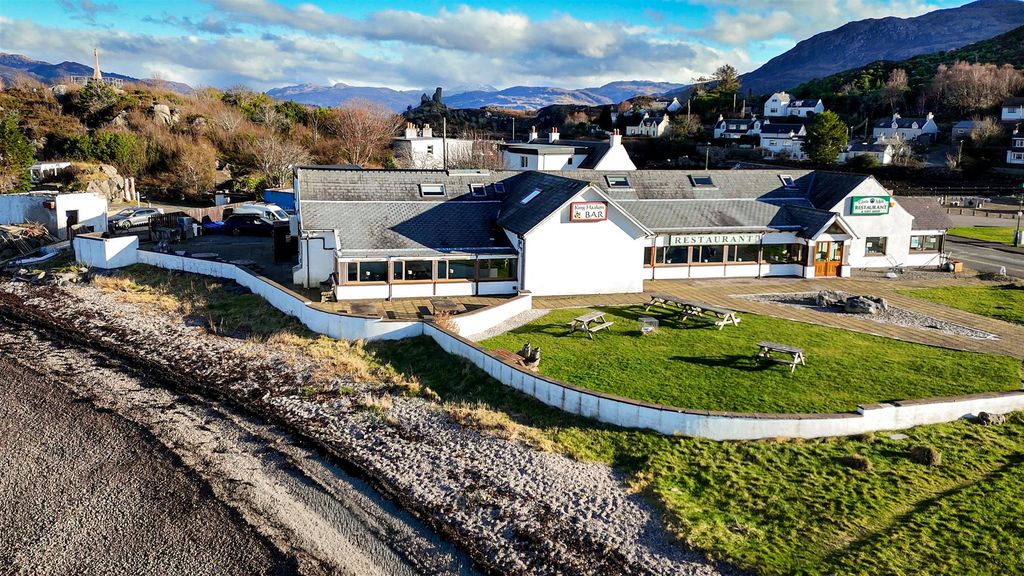 Property photo 2 of 12 Photo 1