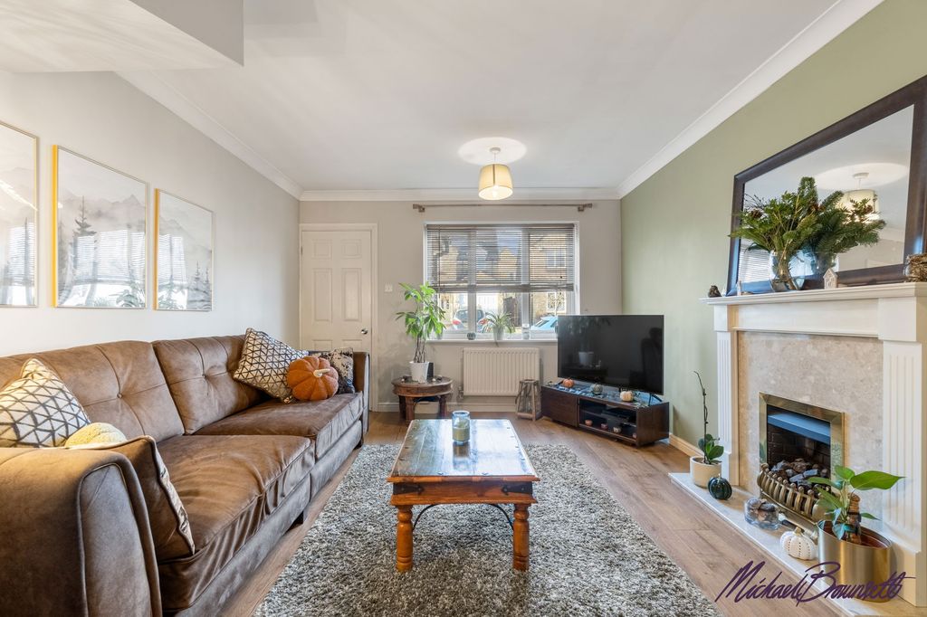 Property photo 2 of 29