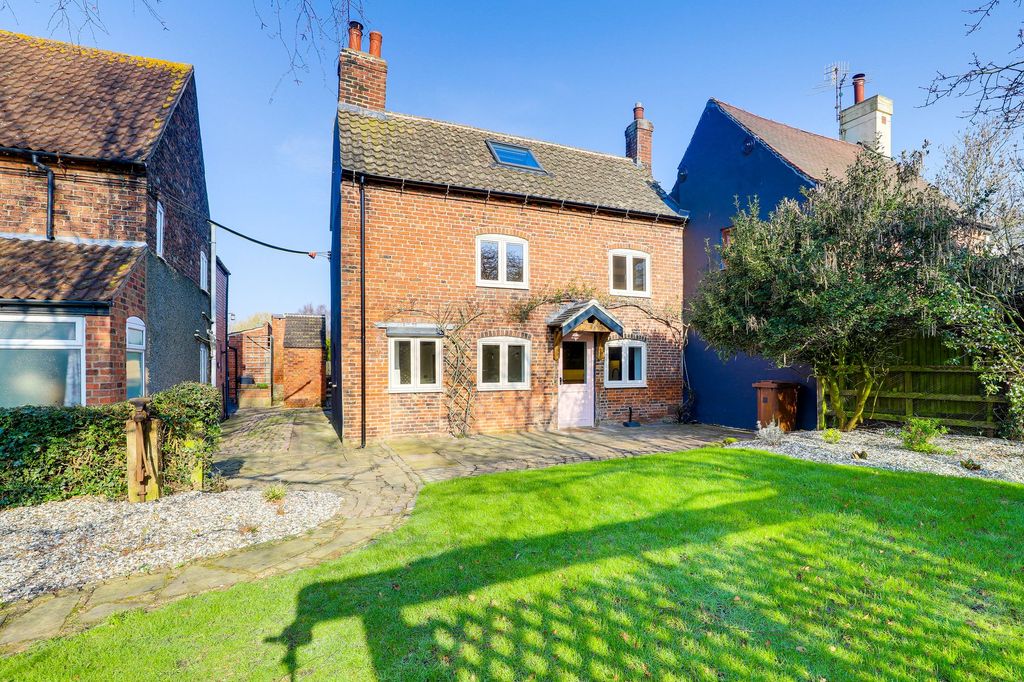 Property photo 1 of 36