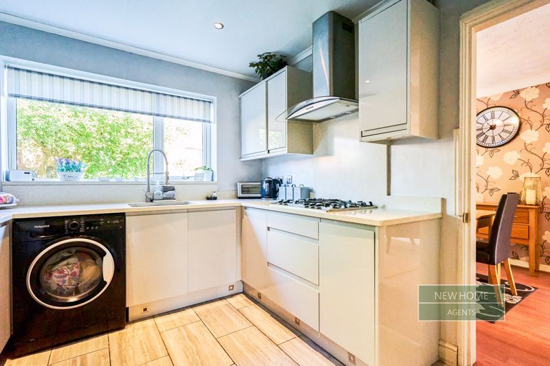 Property photo 3 of 42 Photo 32