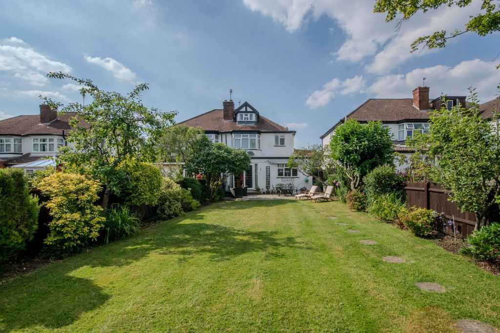 Property photo 3 of 16 4120665