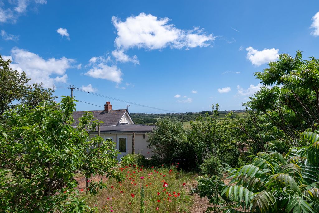 Property photo 2 of 44