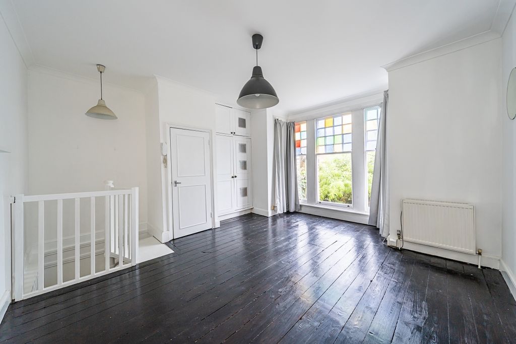 Property photo 2 of 13 Flat-4-68-Culverd...