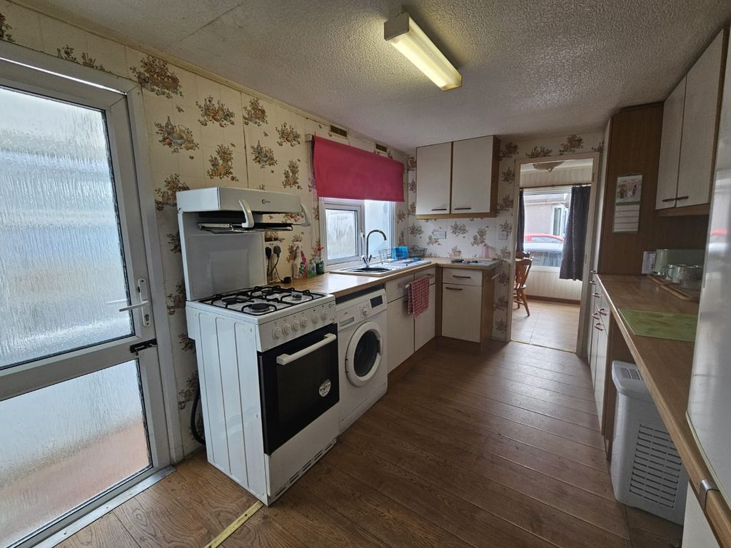 Property photo 3 of 14 4927843