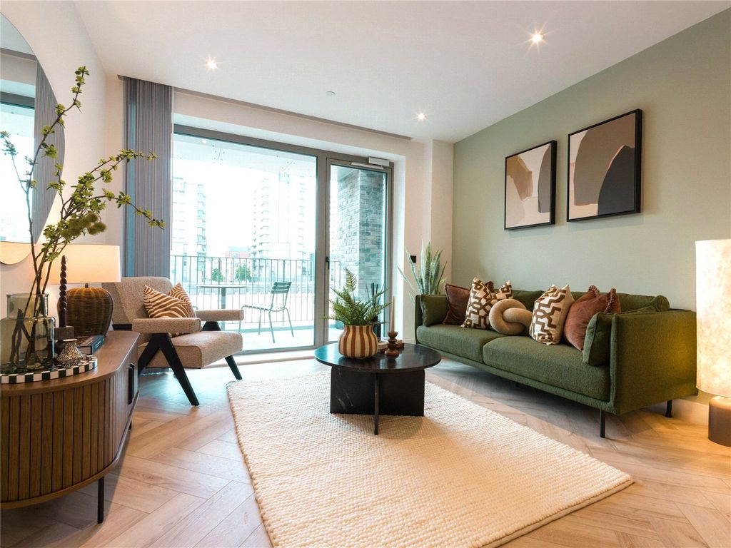 Property photo 3 of 18 Bankside