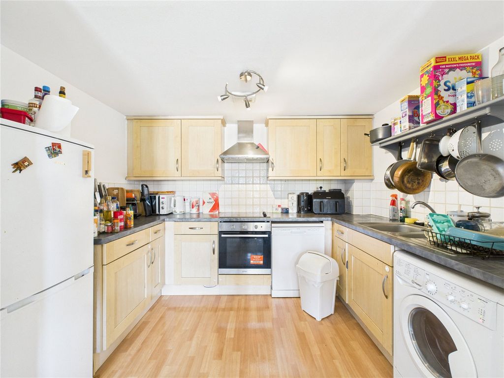 Property photo 3 of 17 Picture No. 16