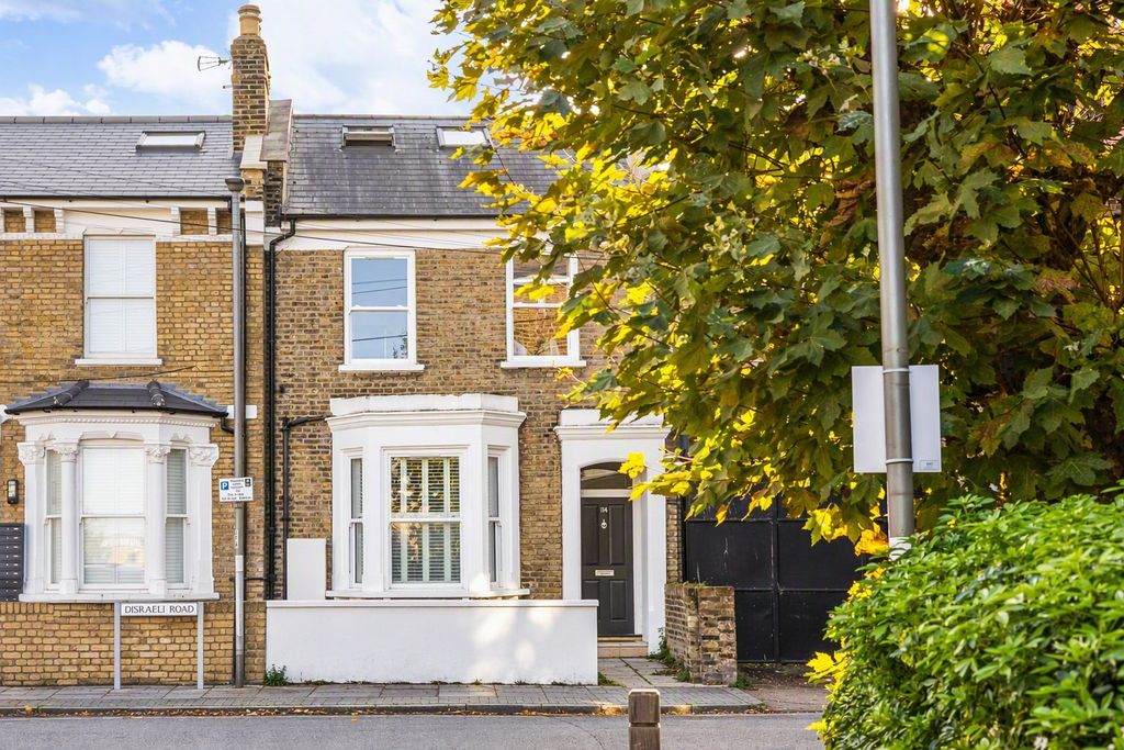 Property photo 1 of 16 Disraeli Road