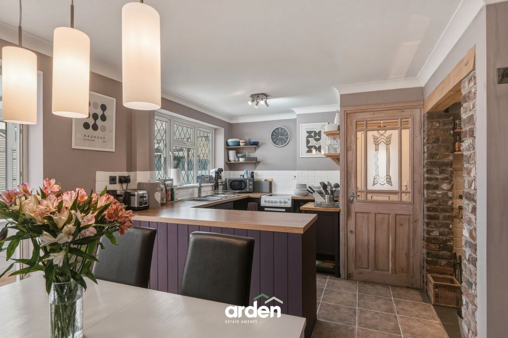 Property photo 3 of 14