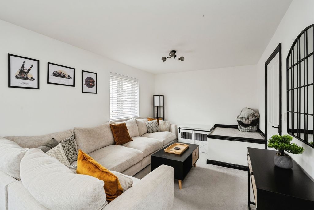 Property photo 2 of 20 Pbox-Img.Jpg