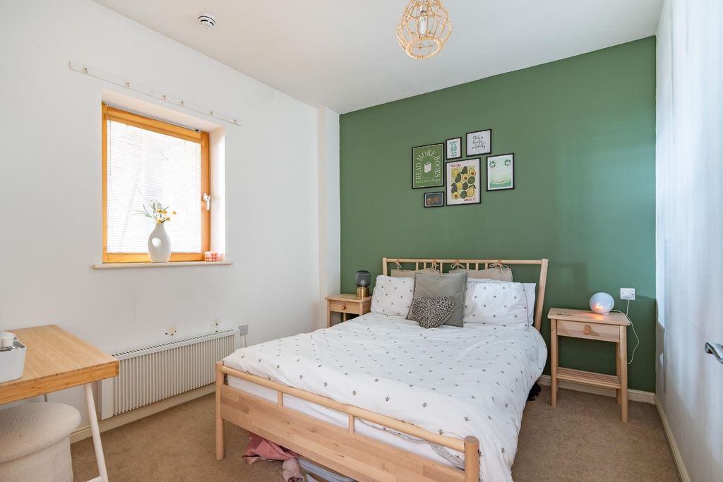 Property photo 3 of 18 Olh02537-Hdr.Jpg