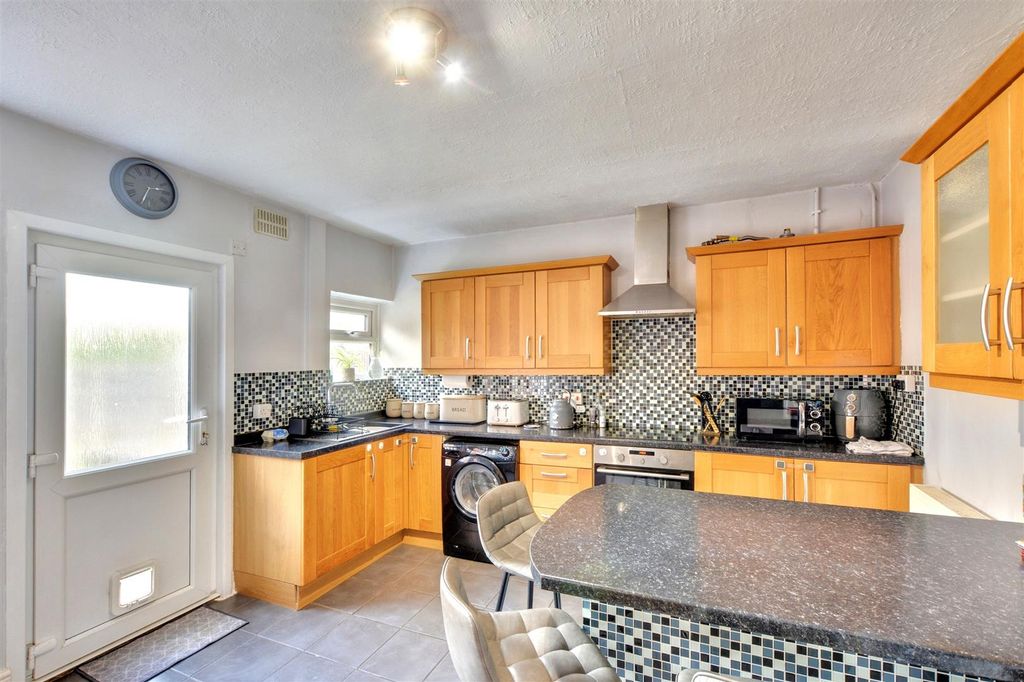 Property photo 3 of 19 Kitchen Diner