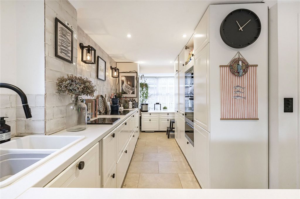 Property photo 3 of 13 Kitchen