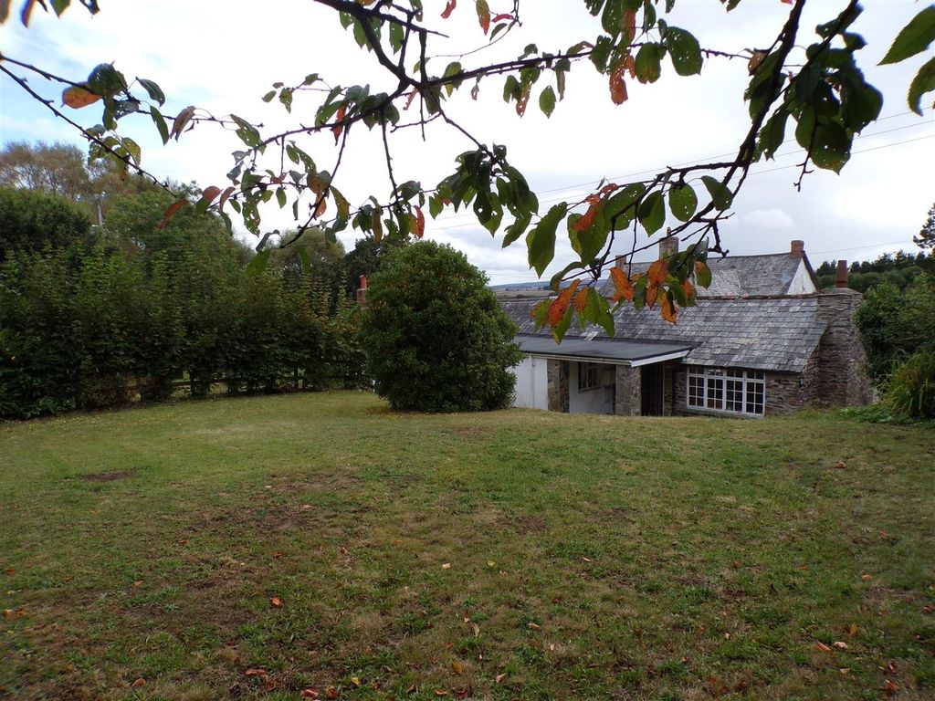 Property photo 2 of 9 Garden A.Jpg