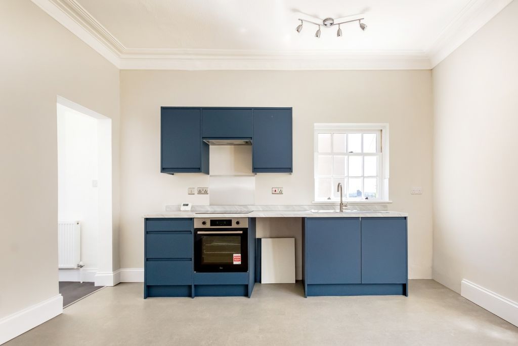 Property photo 1 of 9 Kitchen