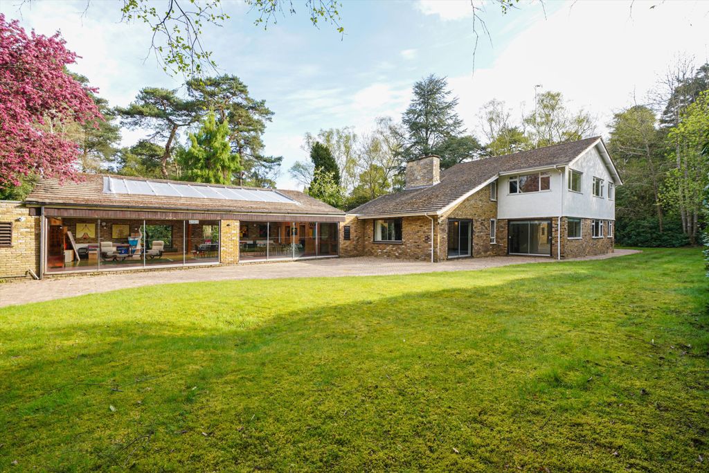 Property photo 1 of 13 Image